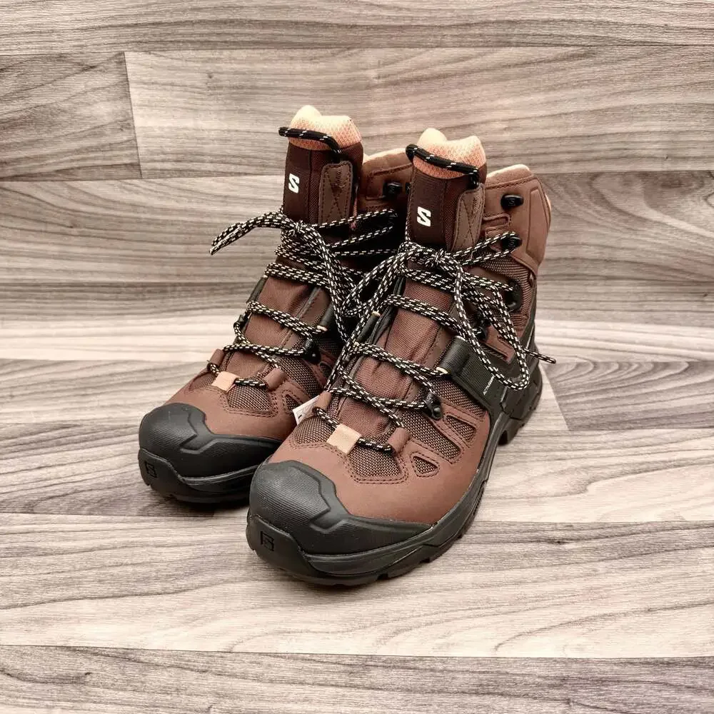 Salomon Quest 4 GTX Hiking Boots Men’s 8 / Women’s 9.5